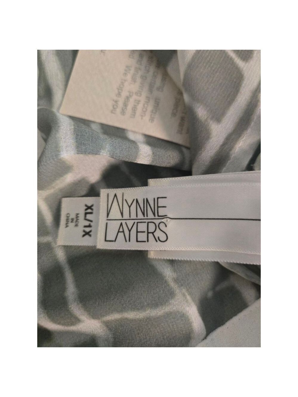 Wynne Layers Gray White Abstract Tunic Top 1X - Picture 10 of 12